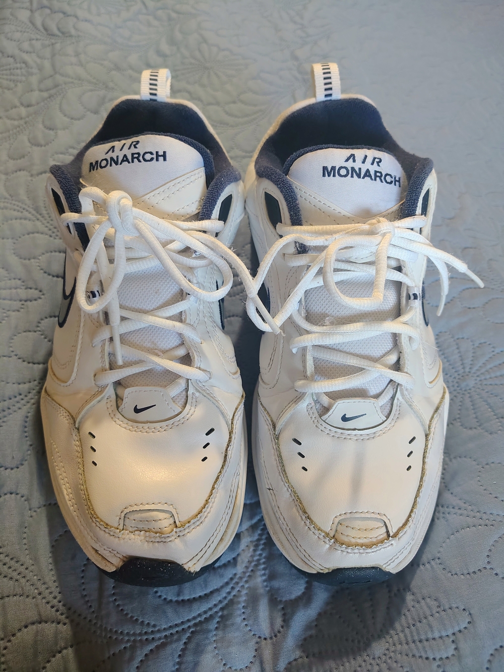 Nike Men’s White Navy Air Monarch Athletic Sneakers 9.5W